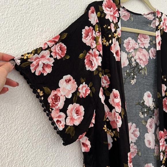 Black & Pink Floral Print Cover Up - Picture 8 of 10